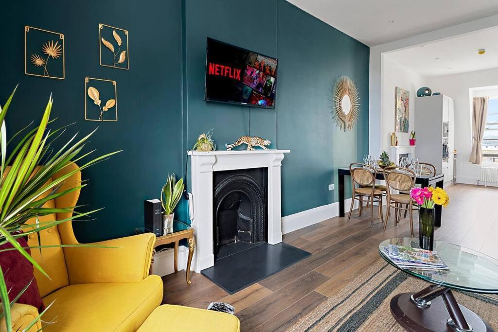 Modern 1 Bed Apartment, Sea Views, Free Parking, Wifi, Netflix Teignmouth Exterior foto